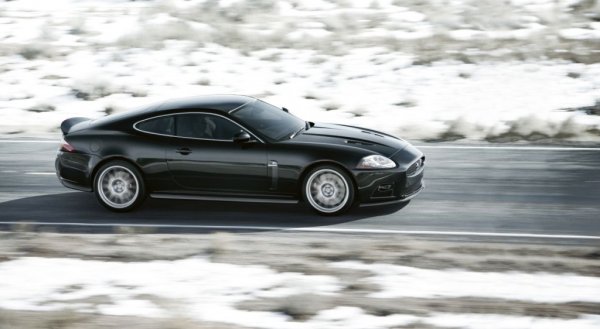 Jaguar XKR-S.